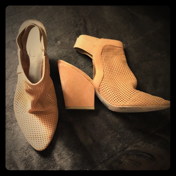 Guess Tan Leather Mesh Booties - Picture 1 of 2